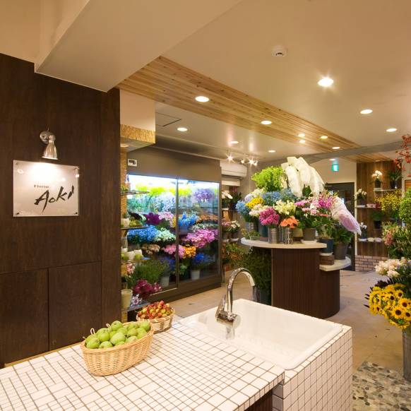 「フローリストアオキ」　（埼玉県さいたま市浦和区）の花屋店舗写真2